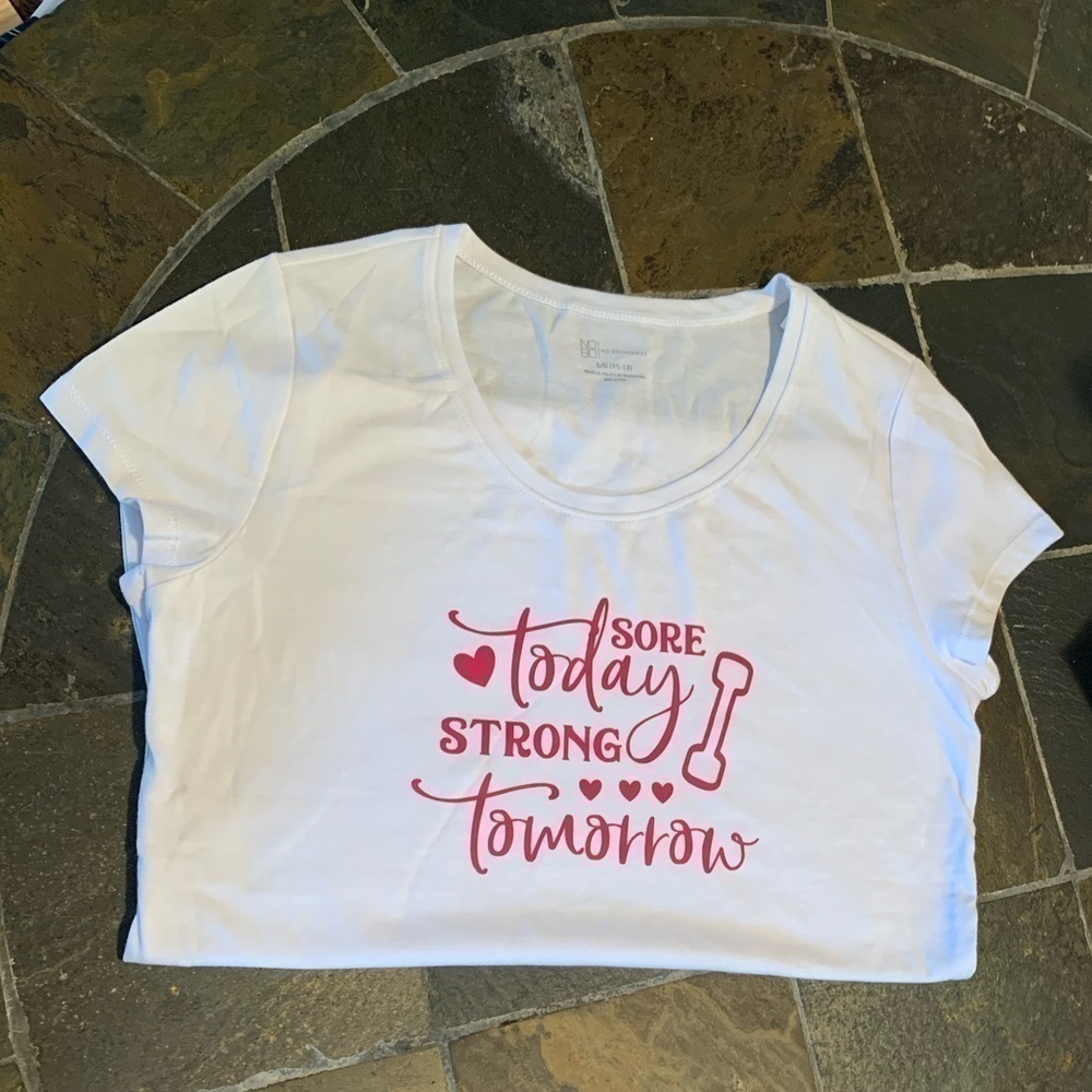 Handmade shirt for the gym. T-shirts for women